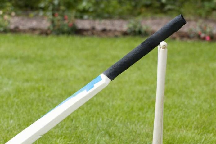 How_to_Use_Cricket_Bat_Grip_Properly