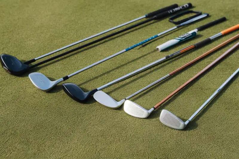 Men's_and_Women's_Golf_Clubs