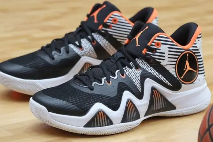 Basketball_Shoes_For_Men_Slam_Dunk_Style_&_Comfort